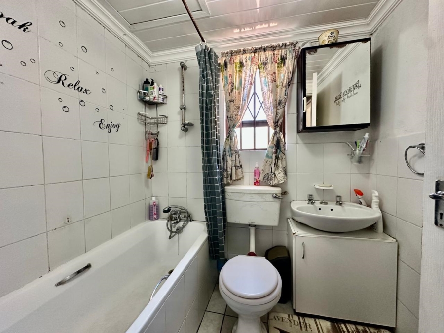 2 Bedroom Property for Sale in Bardale Village Western Cape